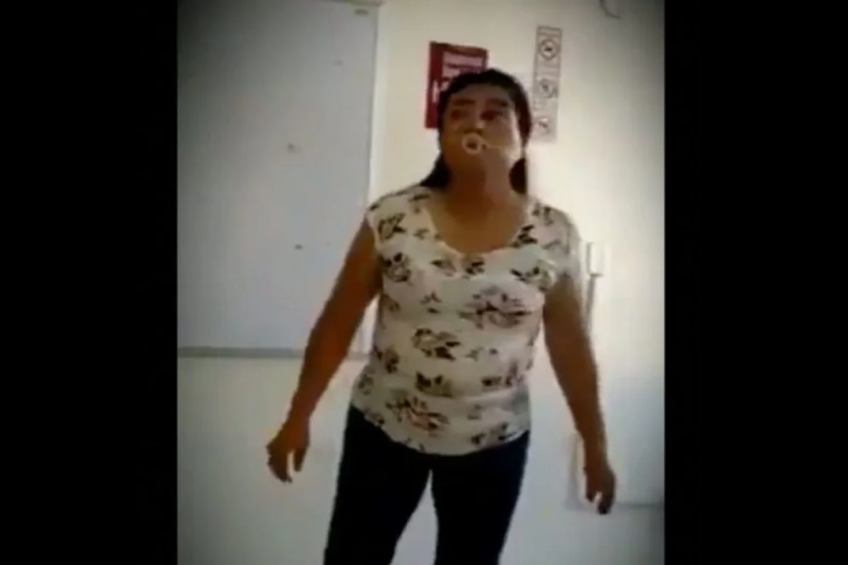 Video: Maestra se vuelve viral tras enseñar a poner un preservativo con la  boca - Insólito - FM Capital, Noticias en Salta, Argentina